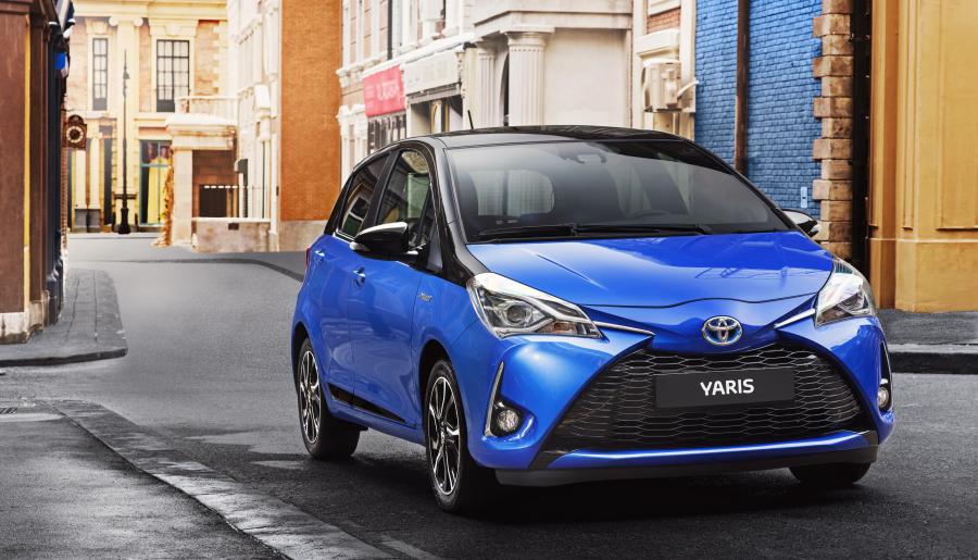  Toyota Yaris Hybrid Bi-Tone 2017 года  (фото 9 из 42)